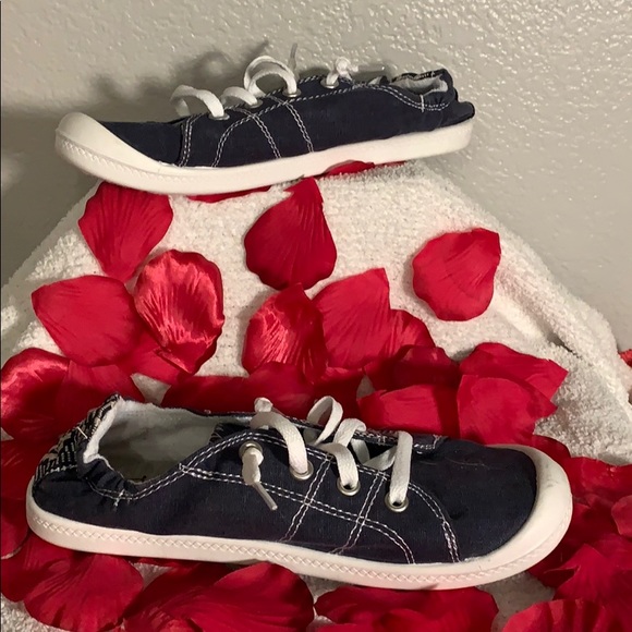 Time and Tru Size 6 New Memory Foam Navy Shoes - Picture 2 of 7